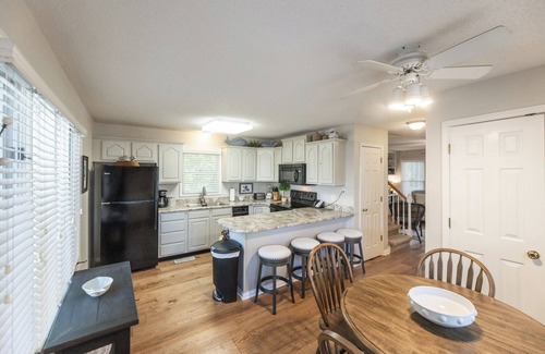 Grand Rivers Condo | Two Bedroom Harbor View Condo