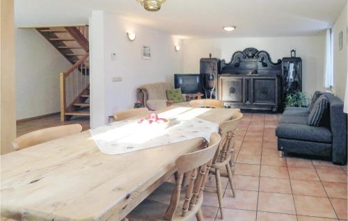Hachenburg House | Two-Bedroom Holiday Home In Hachenburg