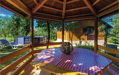 Trosmarija House | Two-Bedroom Holiday Home In Trosmarija