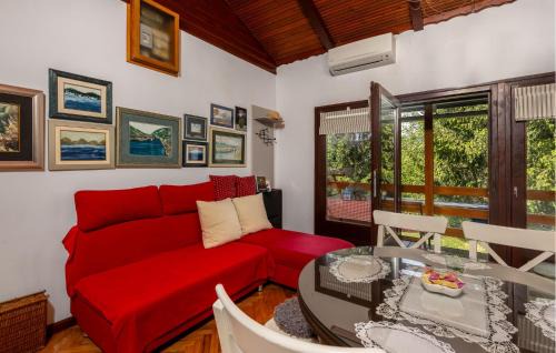 Trosmarija House | Two-Bedroom Holiday Home In Trosmarija