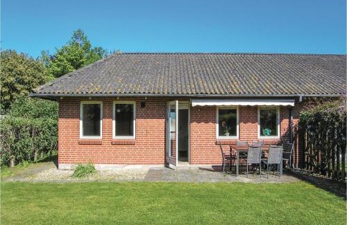 Humble House | Two-Bedroom Holiday Home In Humble