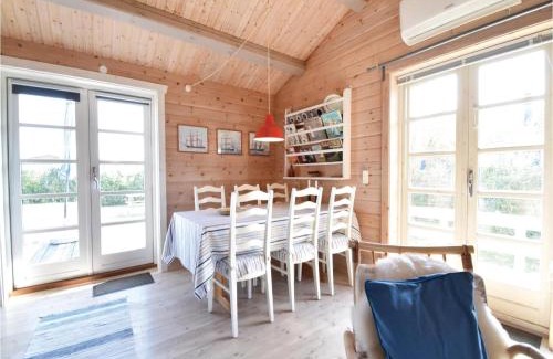 Nyborg House | Two-Bedroom Holiday Home In Nyborg