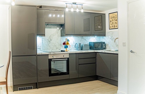 Abbey Wood Apartment | TWO BEDROOM LUXURY GROUND FLOOR APARTMENT.