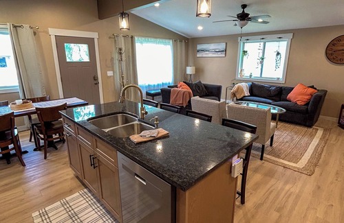 Wabasha House | Two Bedroom Main Street house in the middle of Wabasha MN