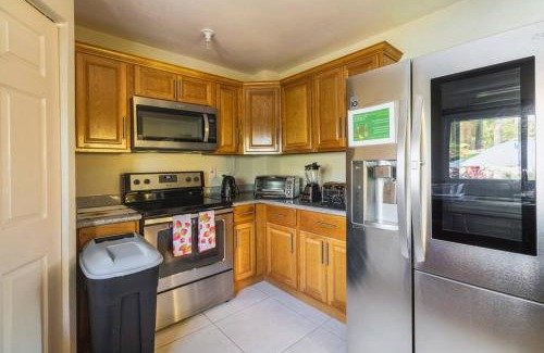 Montego Bay Apartment | Two Bedroom Suite-Beach Restaurants Shop Nightlife