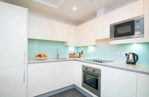 Bristol City Centre Apartment | Two bedroom superior with balcony and river view