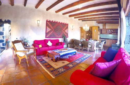 San Bartolome Villa | Two Bedroom villa , Unique, cozy, private garden, warm, family type