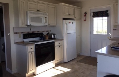 New London Cottage | Two bedrooms in Stanley Bridge with beautiful vistas