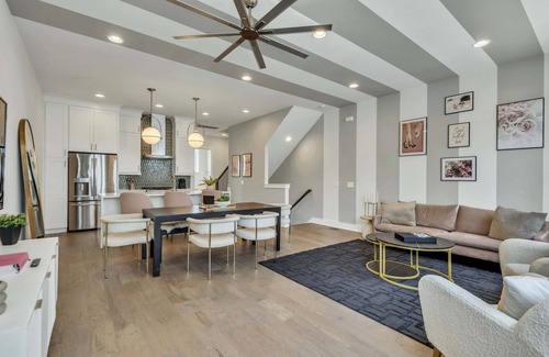 South Nashville House | Two Big Stunning Homes Nextdoor * Downtown Views!