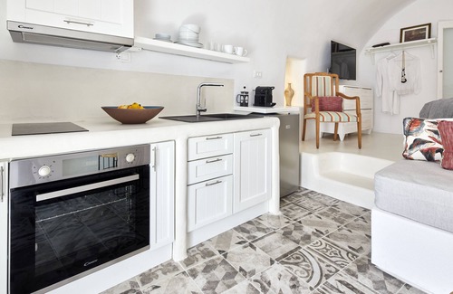 Megalochori Villa | Two Cave Houses with Private Garden Courtyard