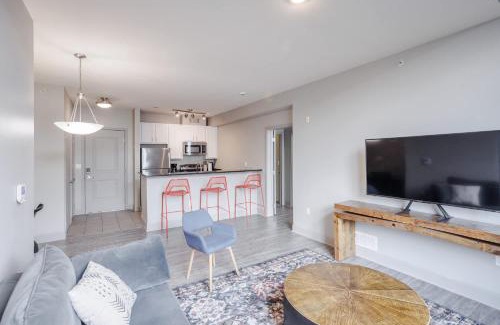 Central Business District Apartment | TWO CozySuites at the Banks with Pool 17