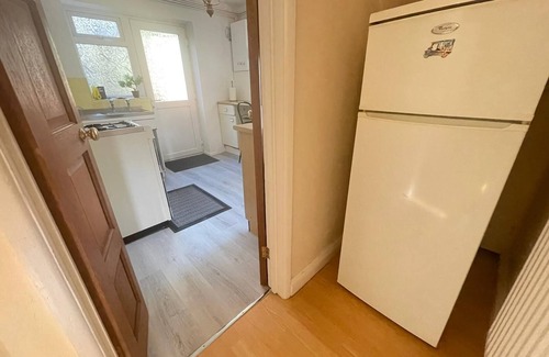 Farnham Apartment | Two Double Bedroom Maisonette with garden