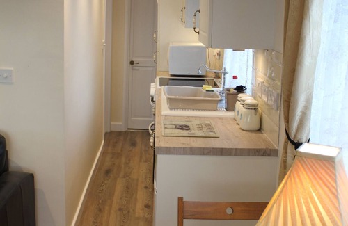 Mundesley Ski Chalet | Two Hoots is a charming & elegant chalet located in Mundesley.