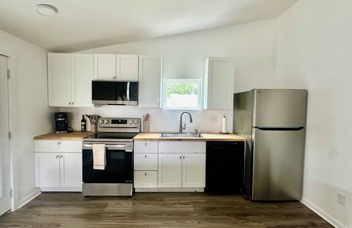 Kansas City House | Two is Better Than One! Double the Space! nLarge Groups Near Entertainment!