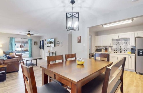 Jewell Heights - Hoffman Heights House | Two KIng Beds family home near Anschutz Med/VA