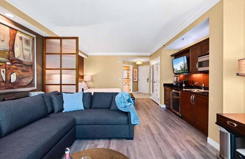 Las Vegas Condo | Two King Strip View Suites + No Resort Fee + Pool