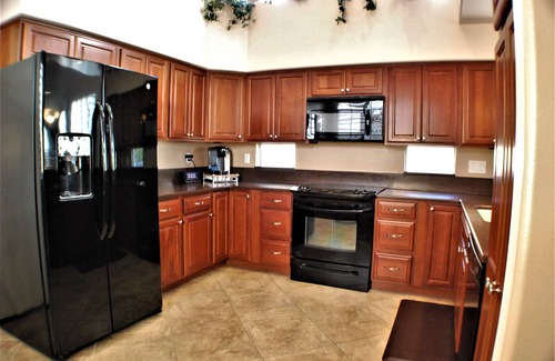 Cathedral City Villa | Two Master Suite Villa/House with Outdoor Granite Bar Kitchen - Fire Pit & Table