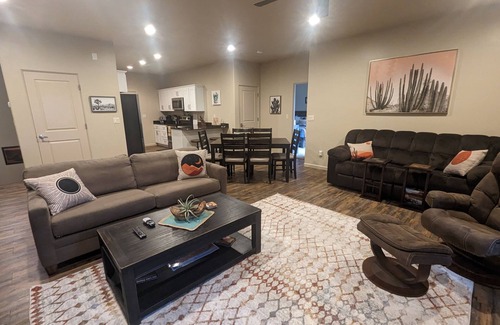 Greenehaven Condo | Two Master Suites Close to Trails and the Lake. Minutes to Restaurants and Shops