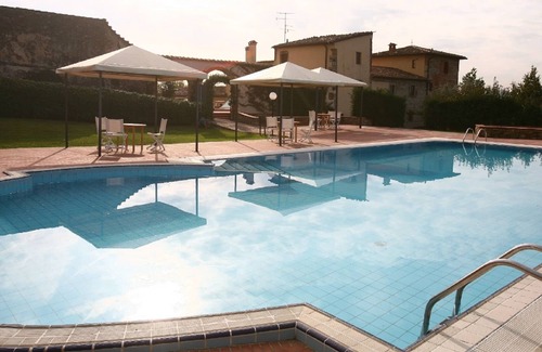 Santomato House | Two-room apartment "Farm CASALBOSCO" an ancient medieval village in the countryside