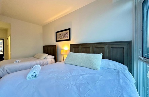 CityPlace Apartment | Two Storey Penthouse with 2 Parkings and Lake & City Views