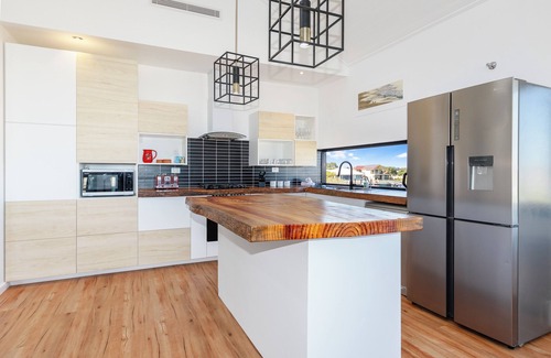 Geographe House | Two-Storey with Marina Views