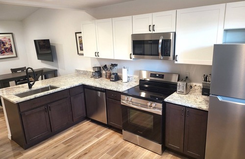 Limberlost House | "Two-Story Townhome Newly Renovated One-Bedroom Getaway Awaits Your Stay!"