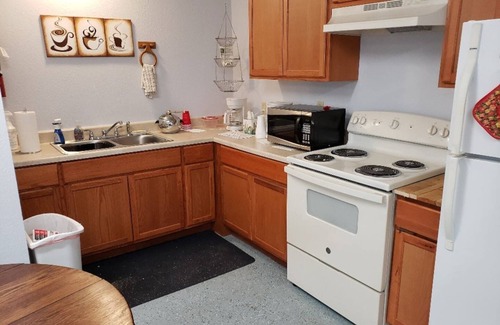 Boerne Bed & Breakfast | TX Hill Country. Private, quiet, Guadalupe River access