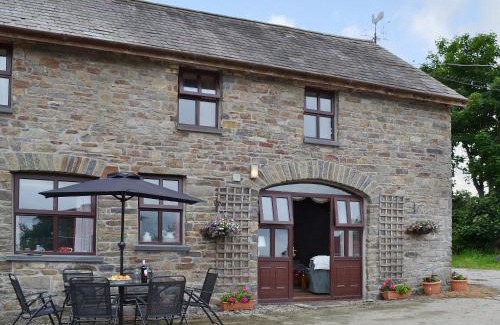 Dihewid House | Ty Coch Cottage