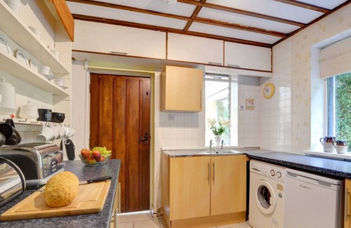 Machynlleth House | Ty Dulas - Two Bedroom House, Sleeps 5