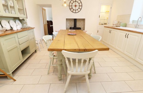 Pontypridd House | TY FFARM AT GELLILWCH, family friendly, with hot tub in Pontypridd