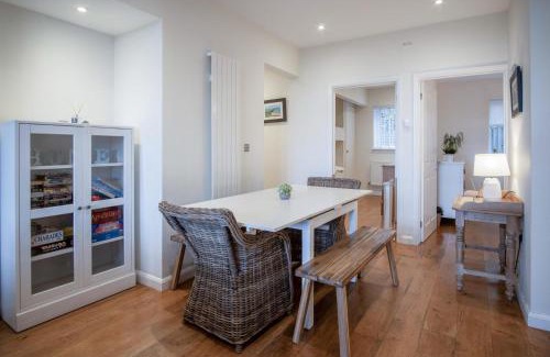 Oxwich Apartment | Ty Gwawr - 3 Bedroom Apt - Bayview Oxwich