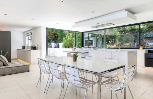 Camps Bay Villa | Ty Gwyn Camps Bay - Luxury Villa with pool & views