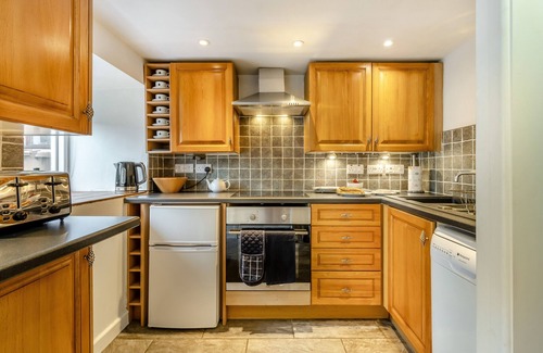Llanuwchllyn House | Ty Isa Llanuwchllyn - Two Bedroom House, Sleeps 4