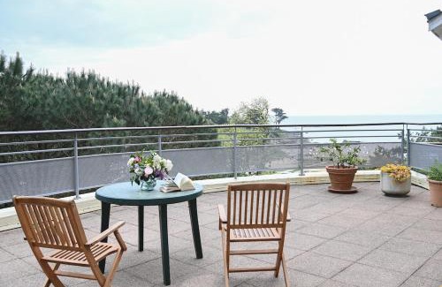 Kerfany-les-Pins Apartment | Ty Kerfany