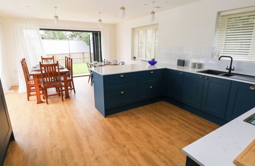 Houghton Cottage | TY LANDSKER, pet friendly, luxury holiday cottage in Neyland