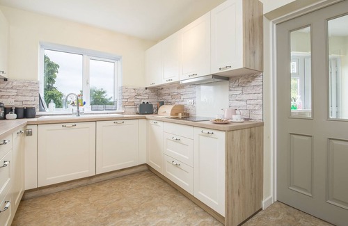 Penally Cottage | Ty Lwcus, Holiday Cottage Penally, Sleeps 6, 3 bedrooms, bathrooms