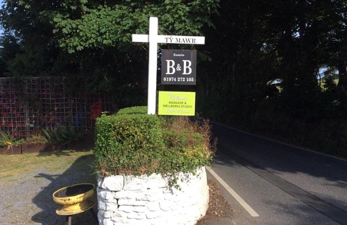 Bethania Bed & Breakfast | Ty Mawr at Bethania B&B Rooms and Crumble Cottage