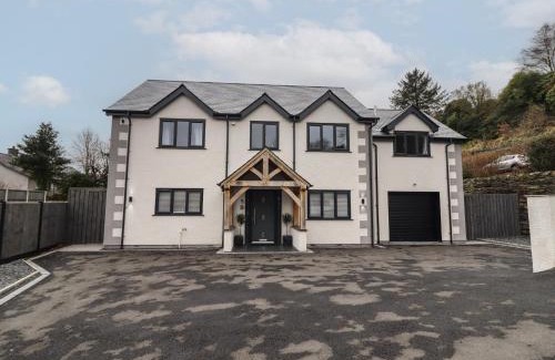 Penrhyndeudraeth House | Ty Mawr