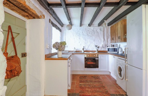 Dolgellau Cottage | TY NEWYDD UCHAF, pet friendly, character holiday cottage in Dolgellau
