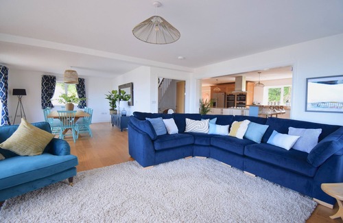 New Quay House | TY NI, pet friendly, luxury holiday cottage, with hot tub in New Quay