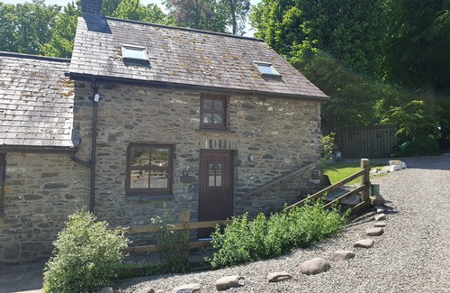 Llangybi Cottage | Ty Twt