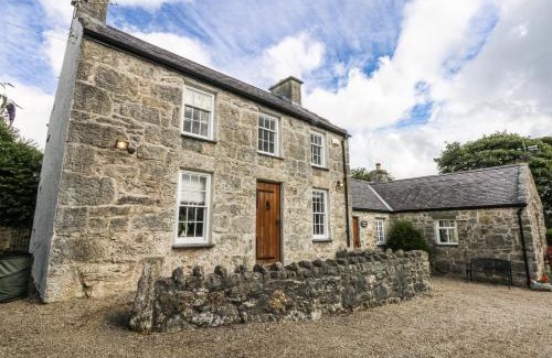 Benllech House | Tyddyn Iolyn