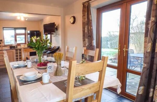 Llanbadarn Fynydd Cottage | Tynddol Bungalow