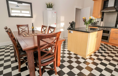 Tynemouth Cottage | TYNEMOUTH VILLAGE PENTHOUSE, family friendly in Tynemouth