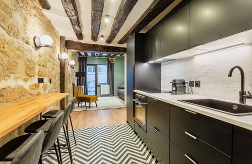 Arsenal Apartment | Typical Parisian Apartment in Le Marais#4 pers