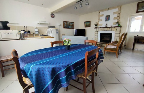 Barzan House | Typical quiet 'charentaise' house in the countryside