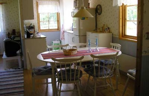 Norrhult-Klavrestrom House | Typical red and white holiday home in the countryside in Småland