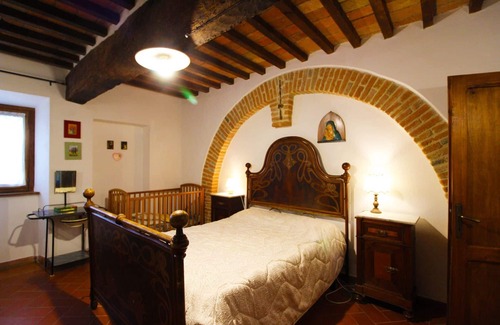 Corchiano Villa | Typical villa with pigeon house known as “piccionaia” 2 km from Marciano della Chiana, in a hilly an