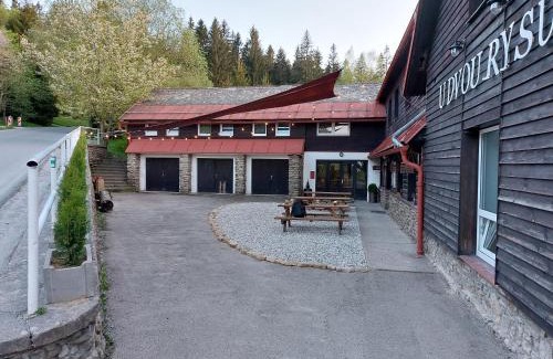 Masakova Lhota House | U Dvou rysů