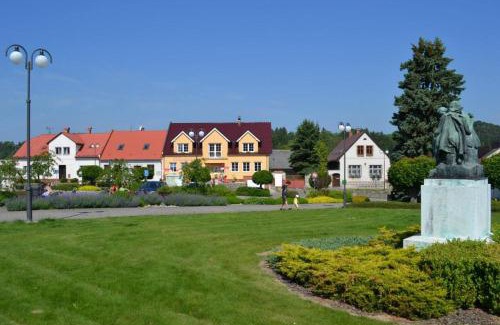 Rovensko pod Troskami House | U Rozhovoru